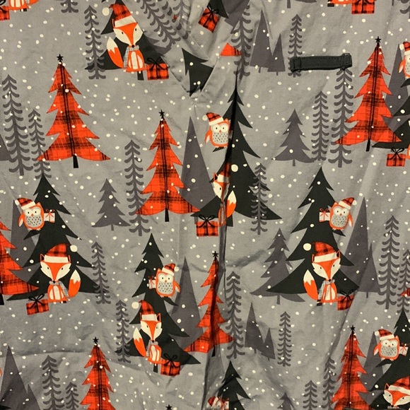 🎄❤️💰BOGO FREE Winter Forest animal Christmas Scrub Top - Picture 5 of 7